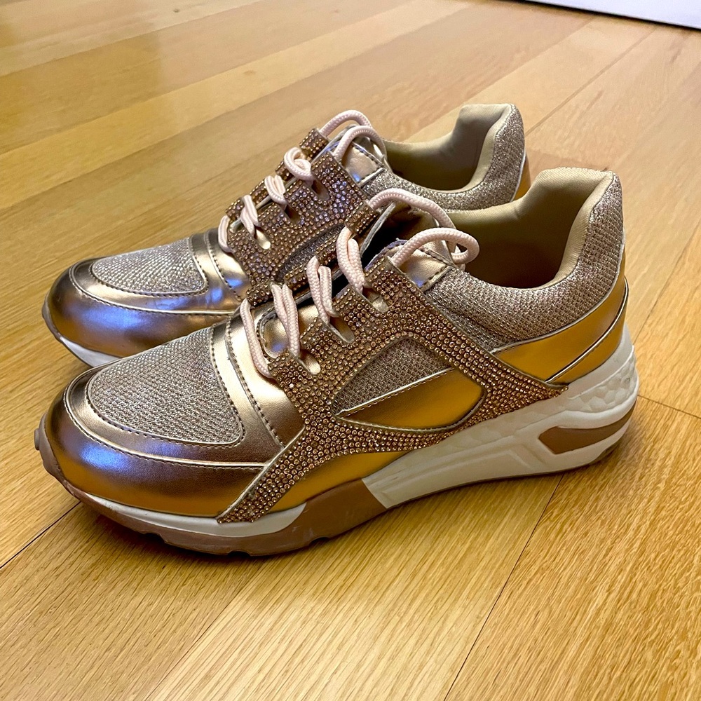 Steve Madden Rose Gold Barra-R Sneakers
